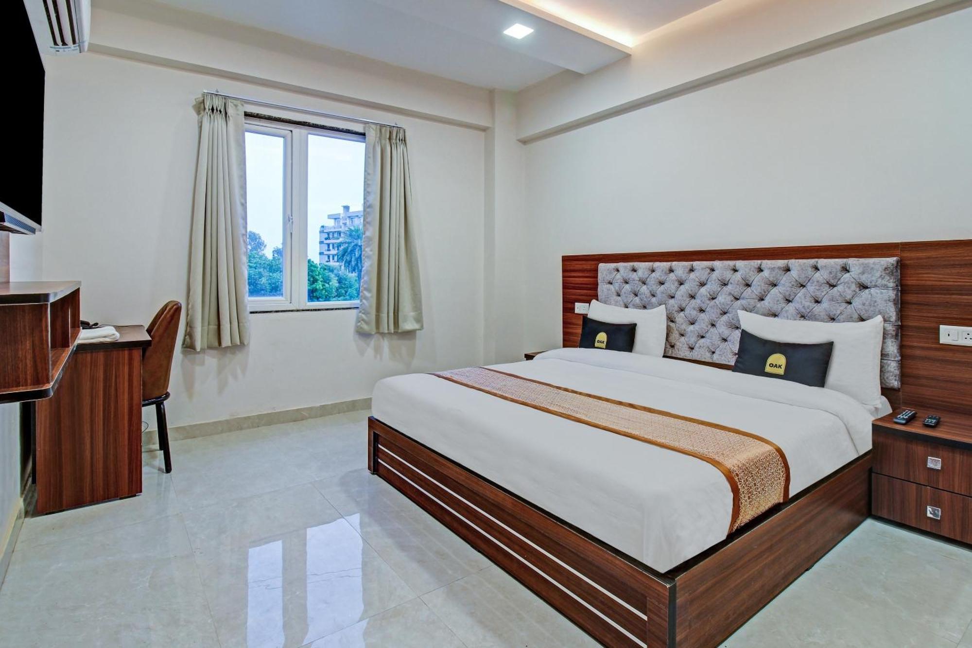 Townhouse Oak Vs Shivanya Lucknow Exteriör bild