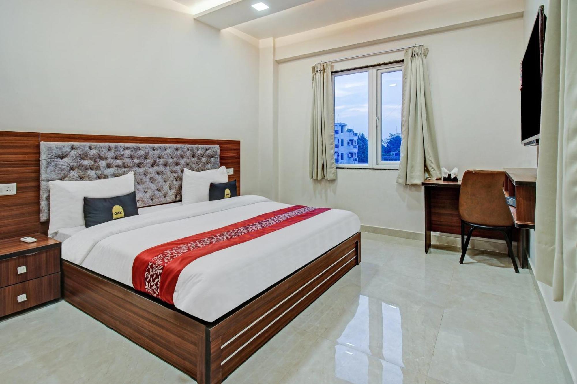 Townhouse Oak Vs Shivanya Lucknow Exteriör bild